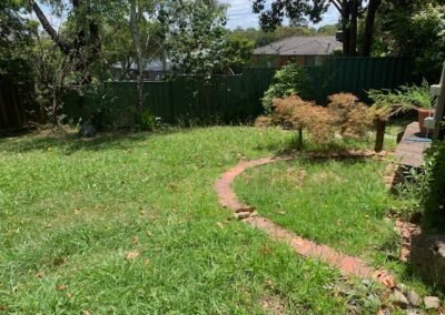 client 1 before - Garden Care Services in Lysterfield